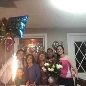 Meet your Posher, Gloria